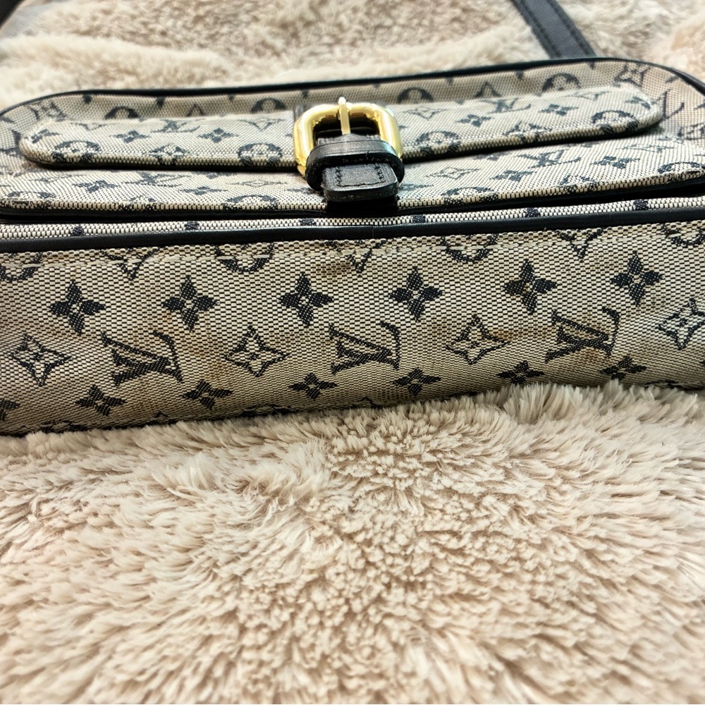 Louis Vuitton Juliet Bag - Picture 3 of 15
